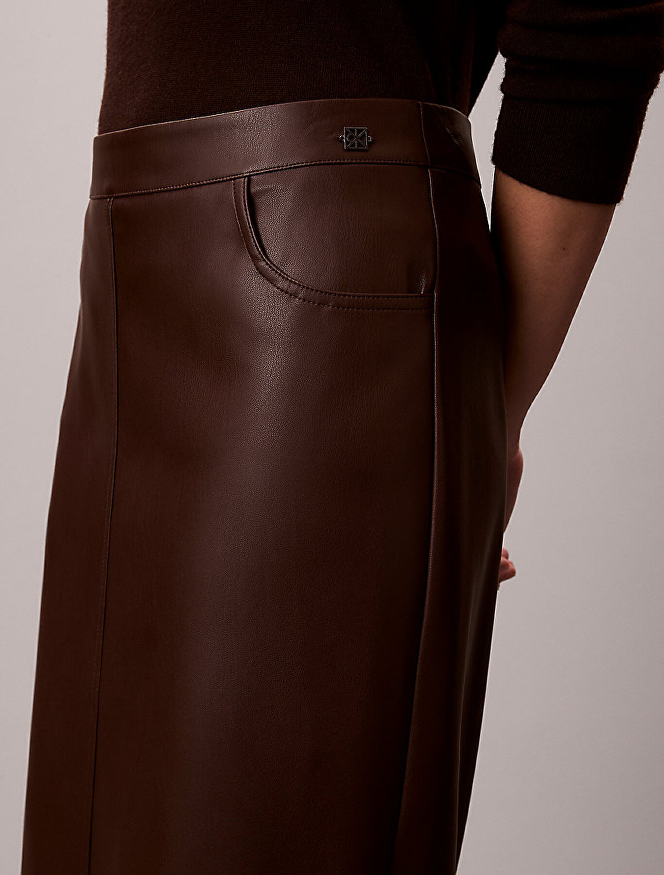 CK · LV047E603G 2IN Faux Leather Midi Skirt · חום — Hawaii