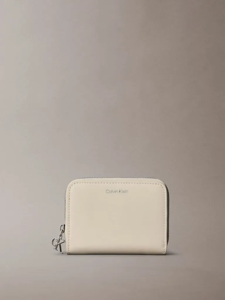 CK · CK MEDIUM FLAP ZIP AROUND · לבן
