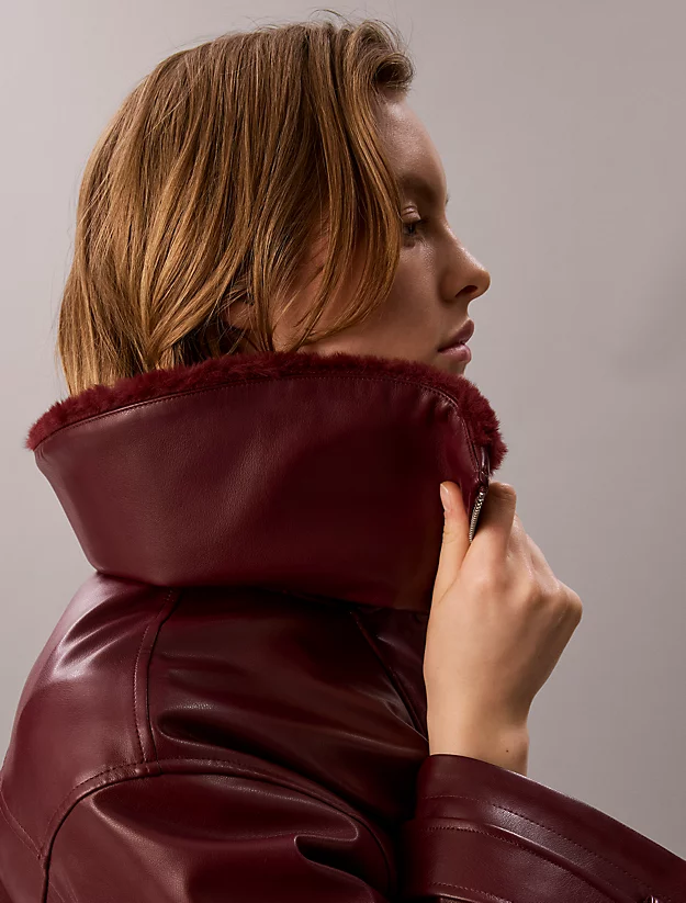 CK · FAUX LEATHER SHORT FILLED BOMBER · בורדו — Hawaii