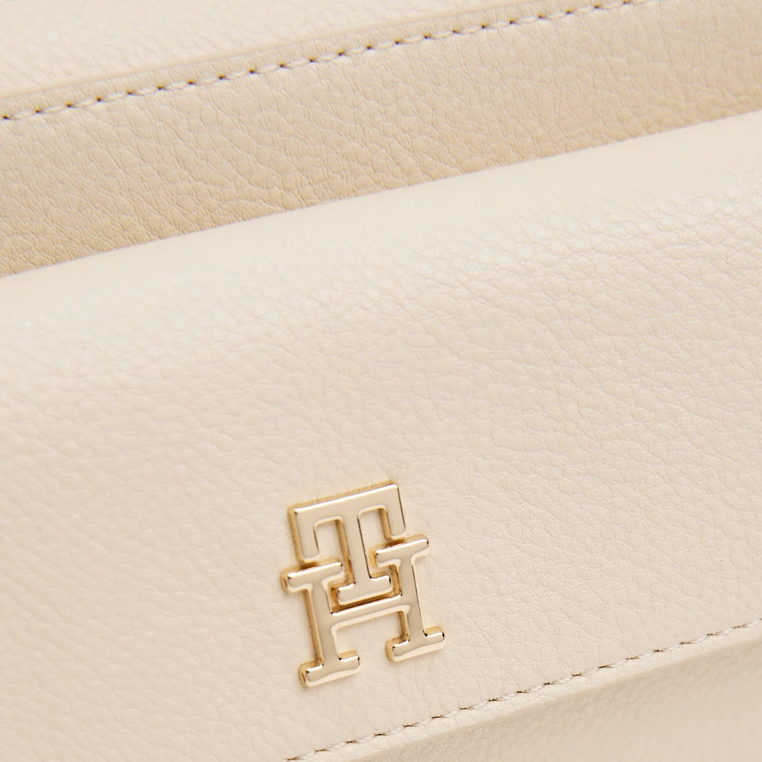 TOMMY · תיקים TH DISTINCT CAMERA BAG · ביג' — Hawaii